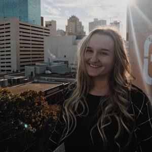 Meet your Posher, Andrea